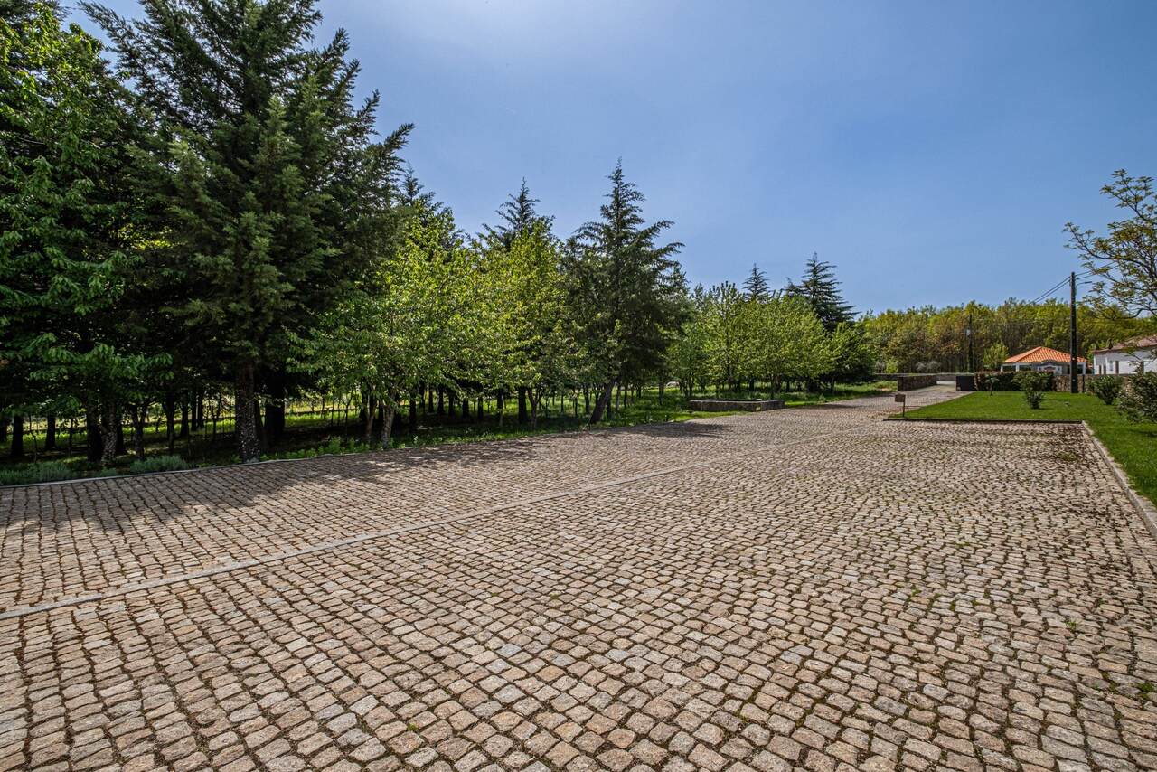 gabriel-dias-property-t6-guarda-portugal-luxury (39)